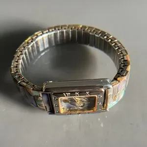 Esta Rosa Vintage Quartz  Mother of Pearl Watch and Band Esta Rosa | Accessories | Esta Rosa Vintage Quartz Mother Of  main image 3